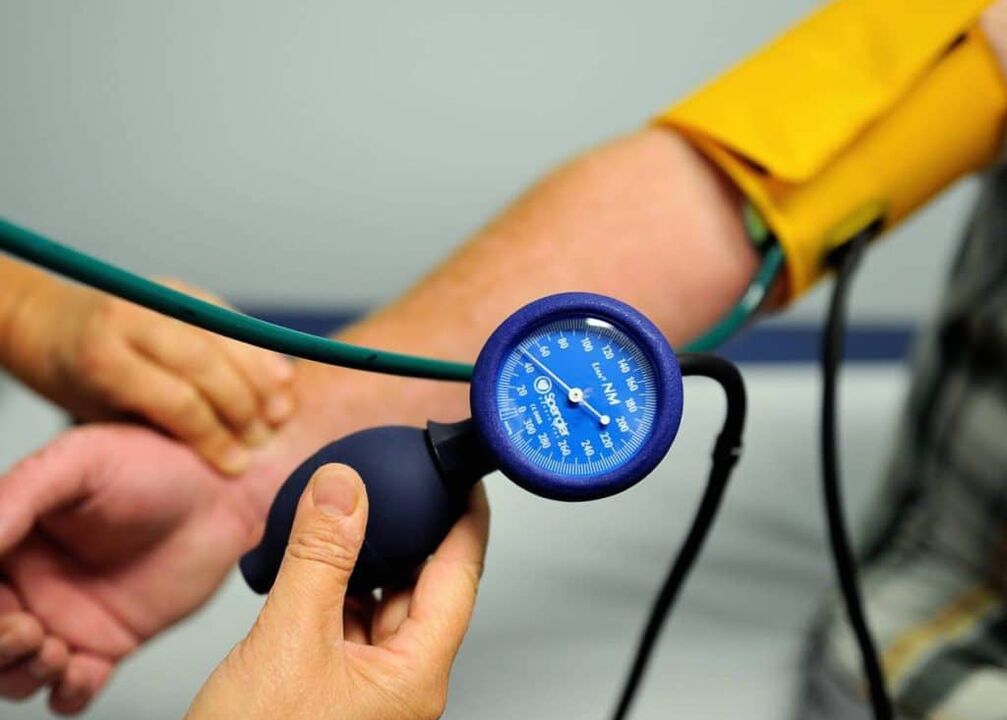 Jeśli masz nadciśnienie, musisz prawidłowo i regularnie mierzyć ciśnienie krwi. 